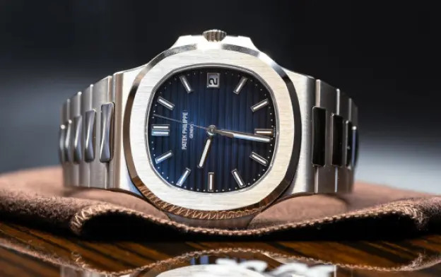 Luxe Updates First Nautilus 5811 Sale Tests Market Auctioning for $144,00