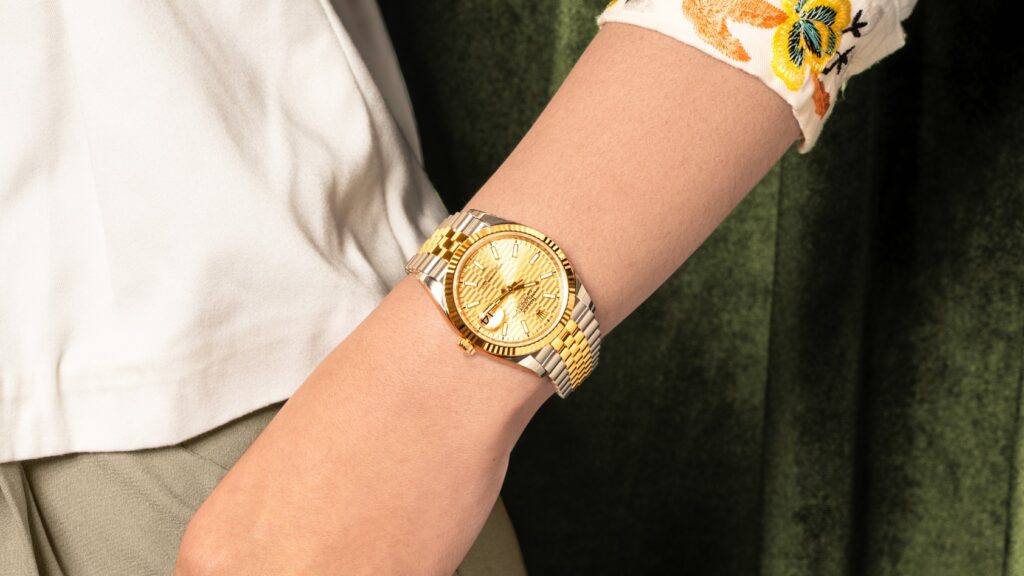 cara membersihkan dial dan bezel jam tangan mewah