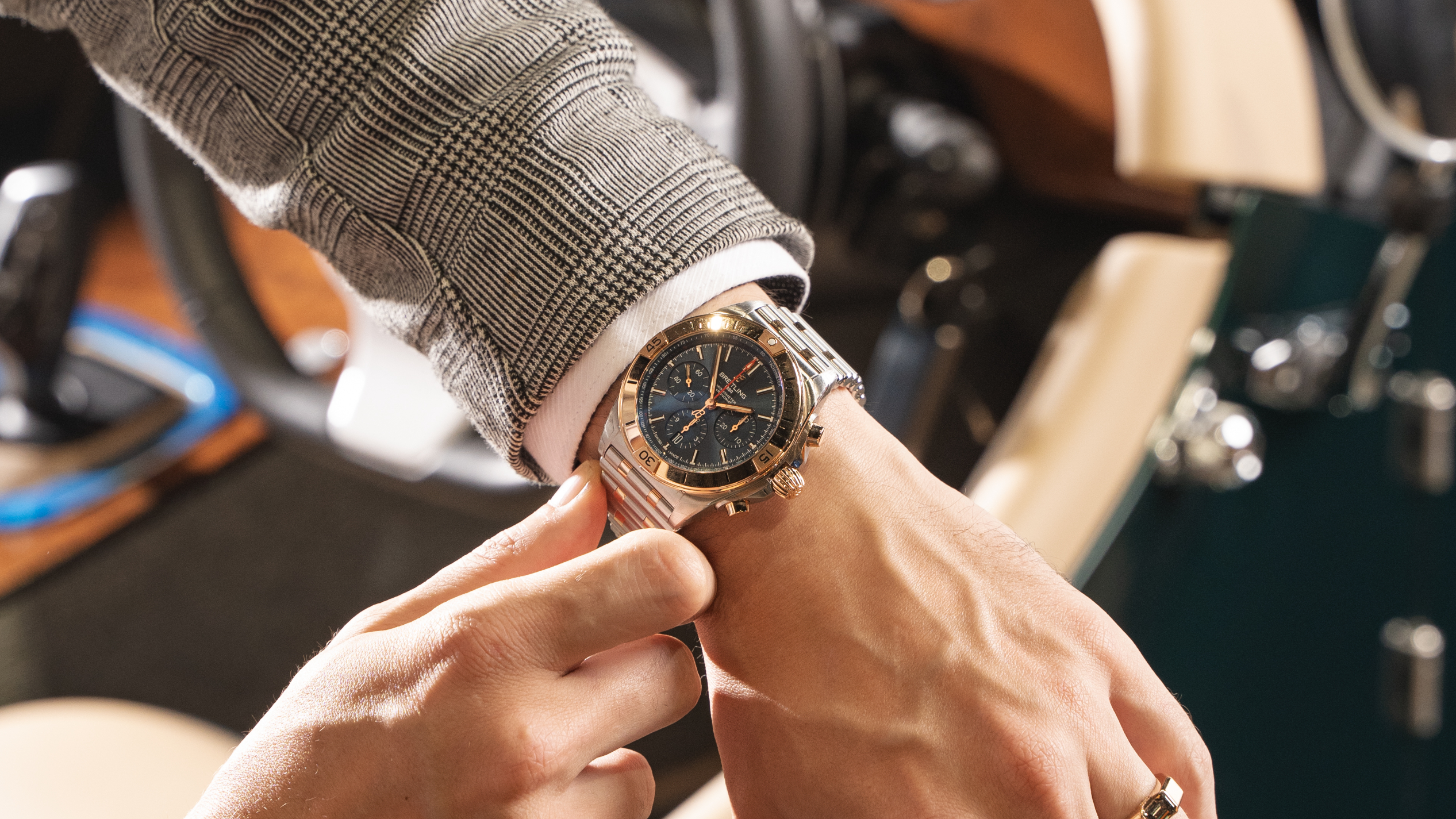 ciri khas dan elemen estetika breitling