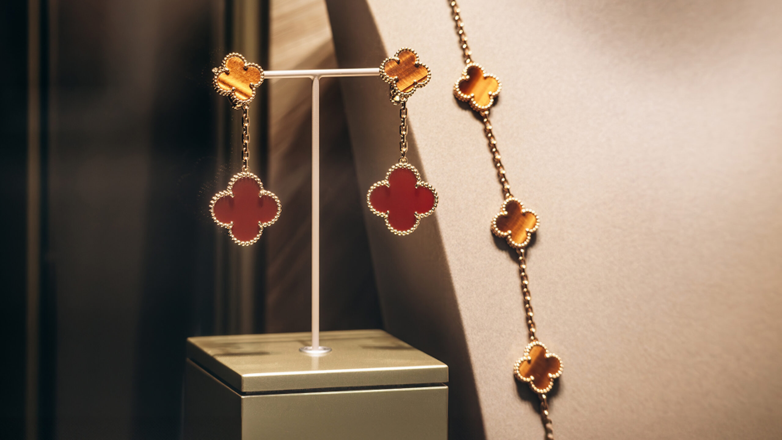 Van Cleef & Arpels Jewelries