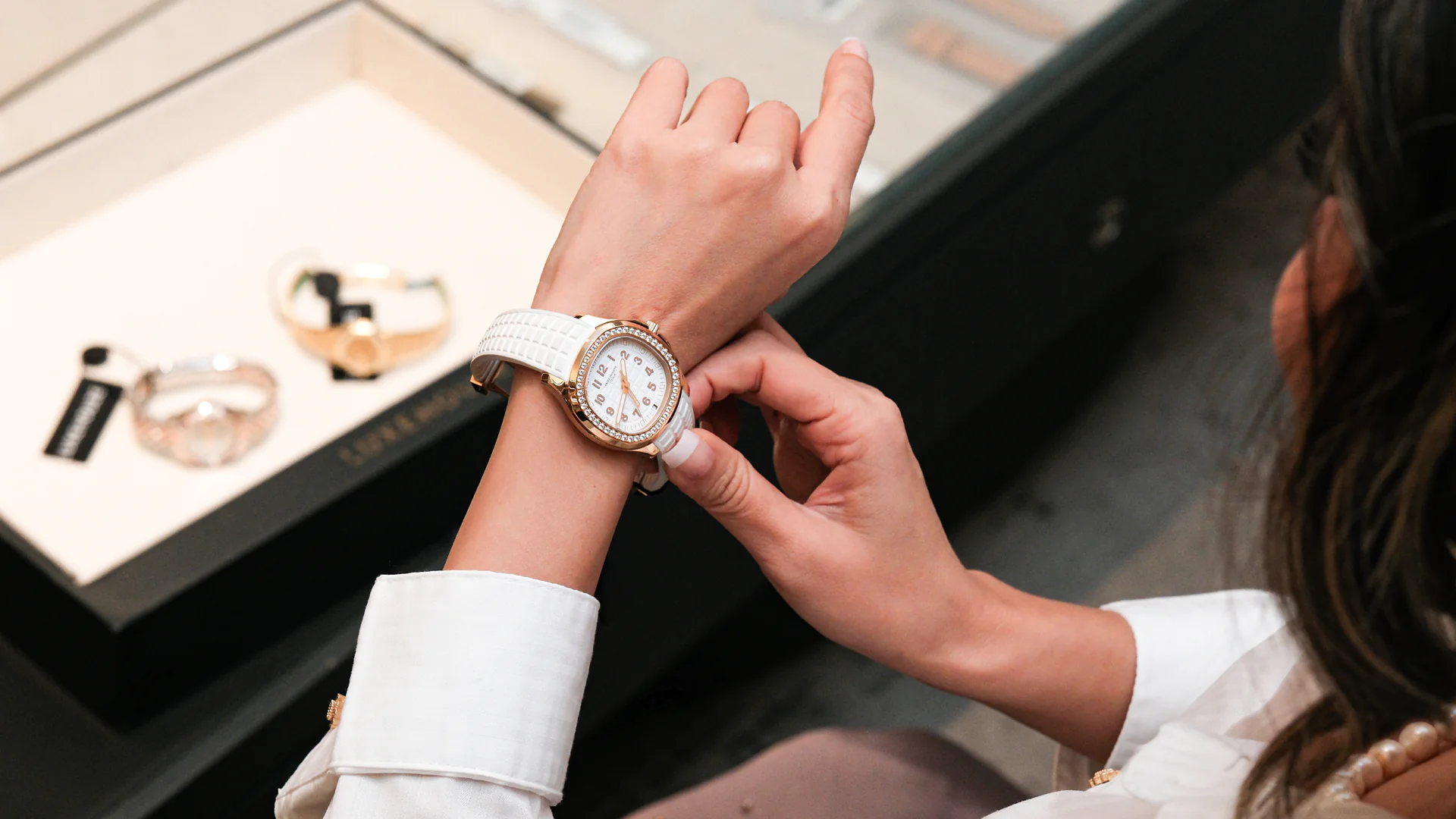 cara mengembalikan warna jam tangan yang pudar