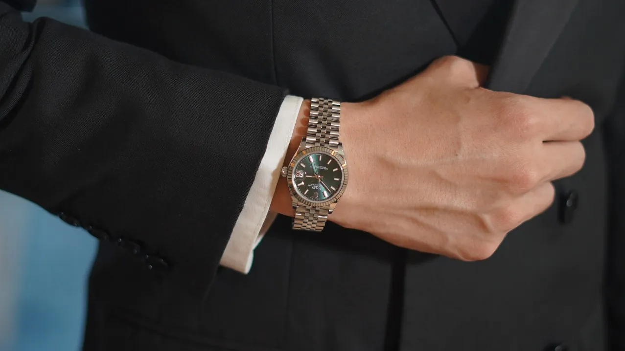 Best Watches to Wear with black Suit: The Ultimate Guide to Timeless Elegance