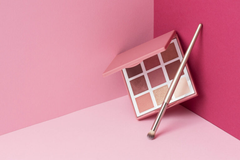 rekomendasi eyeshado yang bagus dan tahan lama