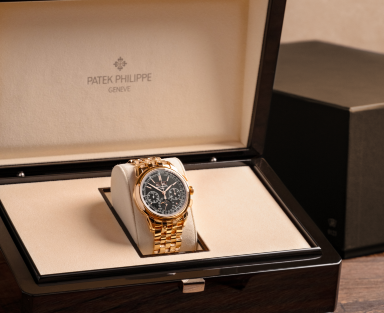 How to Charge the Power Reserve of a Luxury Watch