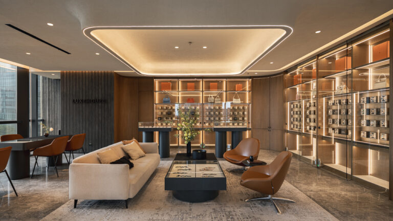 Luxehouze, Destinasi Terpercaya untuk Jual-Beli Jam Tangan Mewah