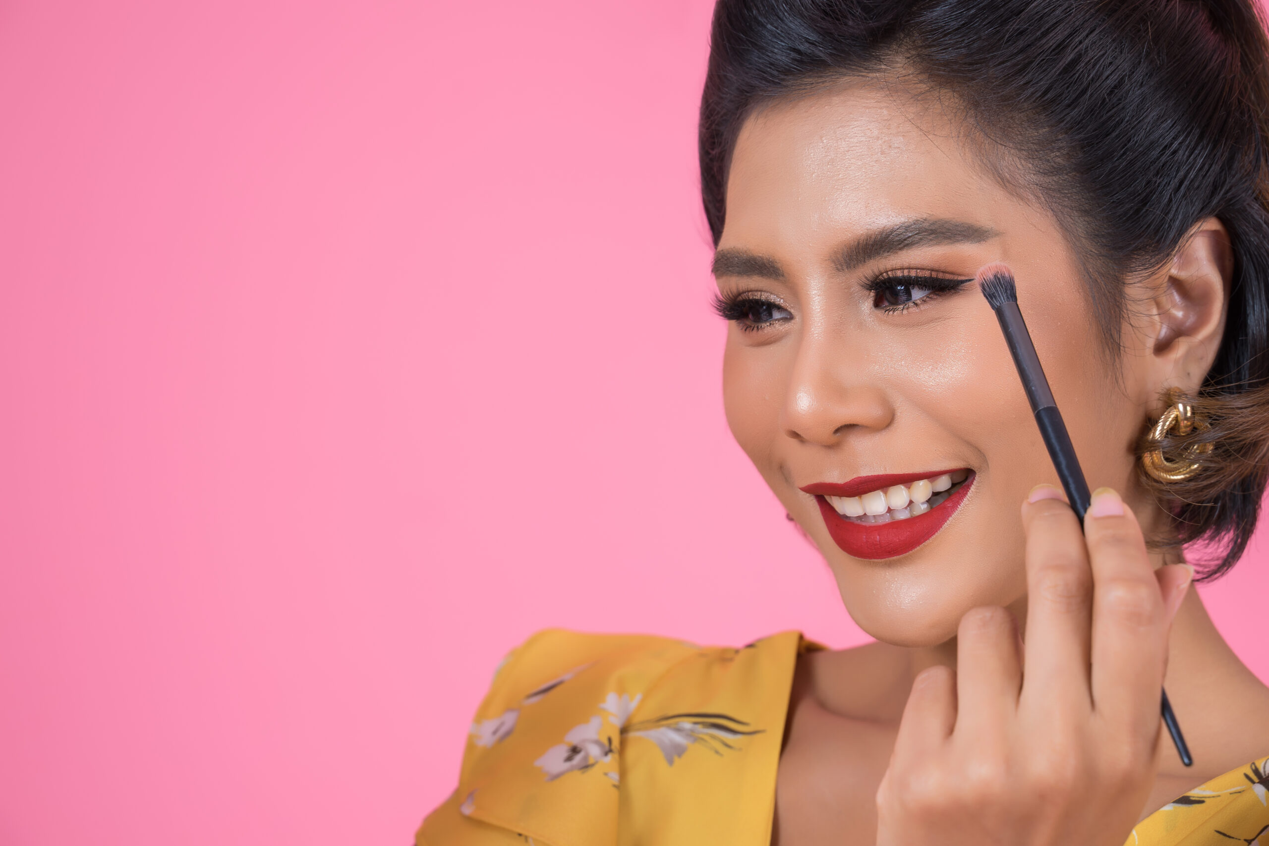 Tips dan Rekomendasi Makeup untuk Kulit Sawo Matang untuk Pemula