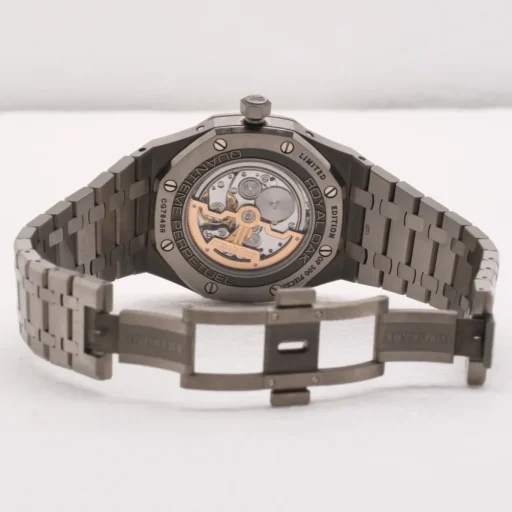 Royal Oak vs. Nautilus